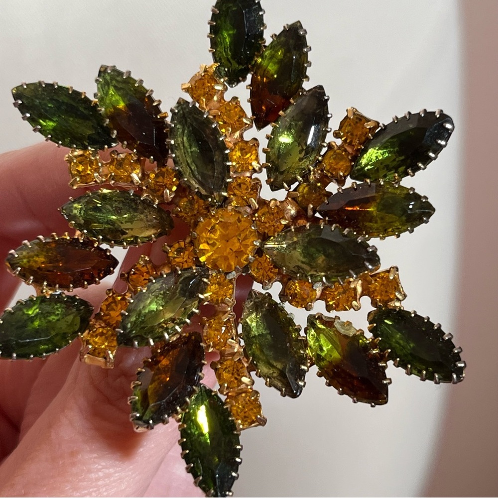Vintage Antique Retro Juliana Oversized Crystal Amber Avocado Green Gold Brooch - Picture 12 of 12